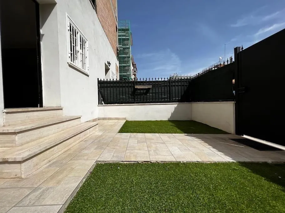 Cozy House With Garden In Rome Centocelle Metro C Villa Vakantiehuis
